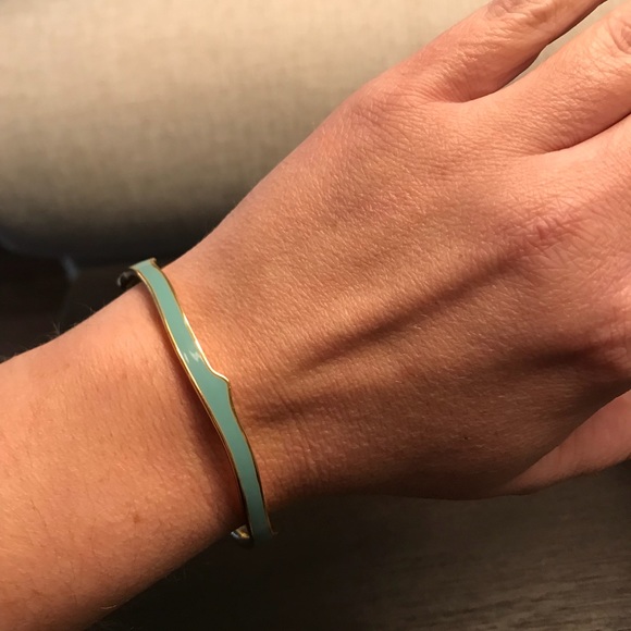 Stella & Dot Red Bangle - Picture 6 of 6